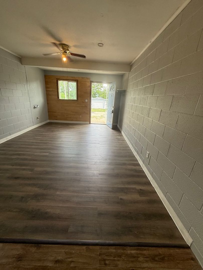 Mapleton Apartment: 8710 W Main St