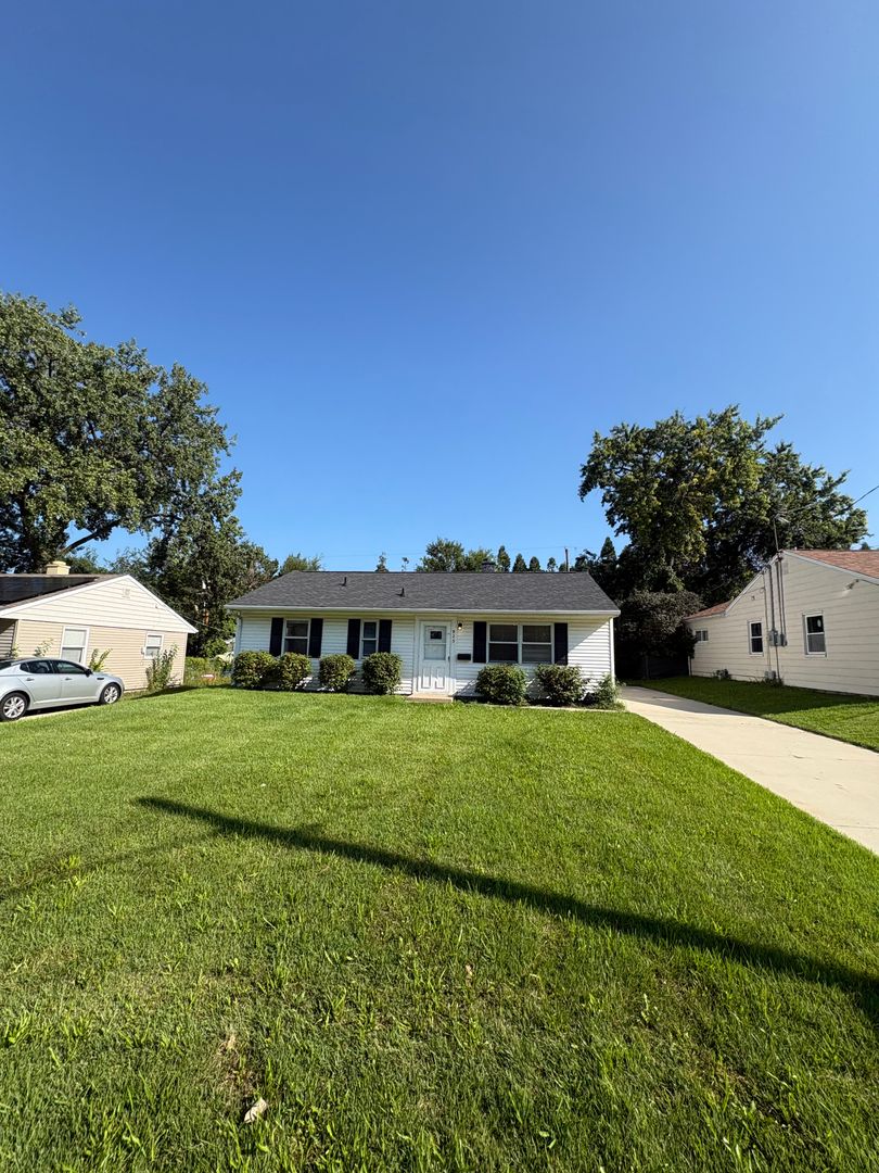 Peoria House: 925 W Willow Lane