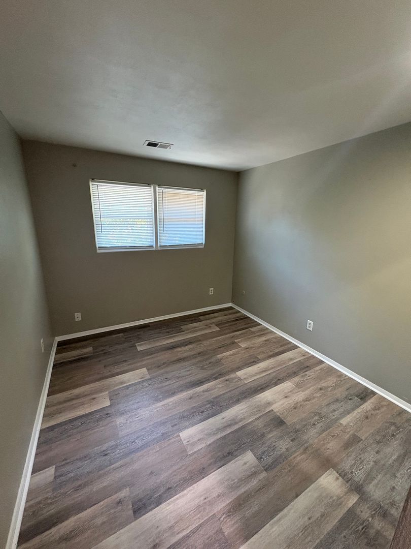 Peoria Place Apartments 9 of 10