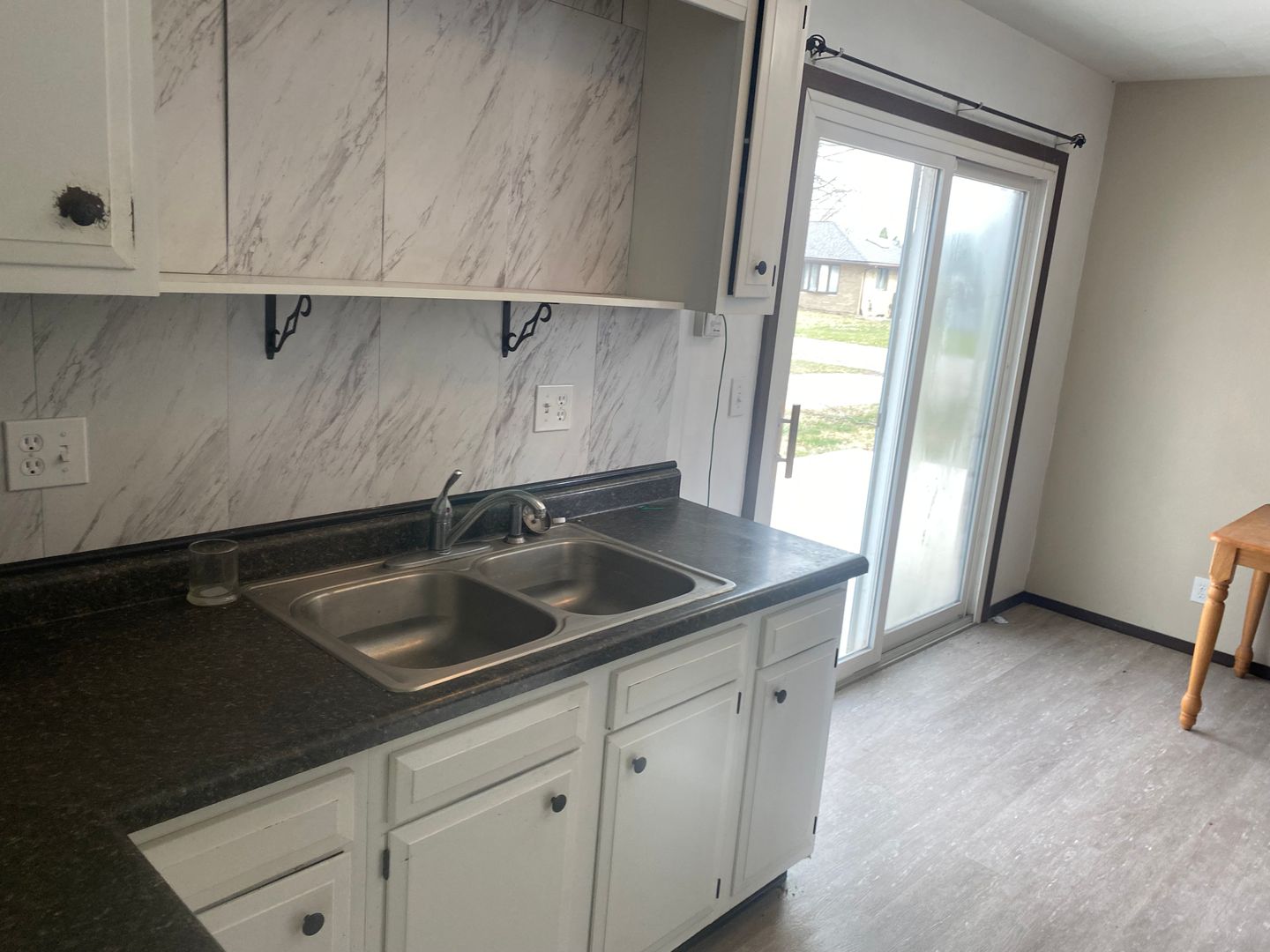 Hanna City Apartment: 301 N Carole Ave