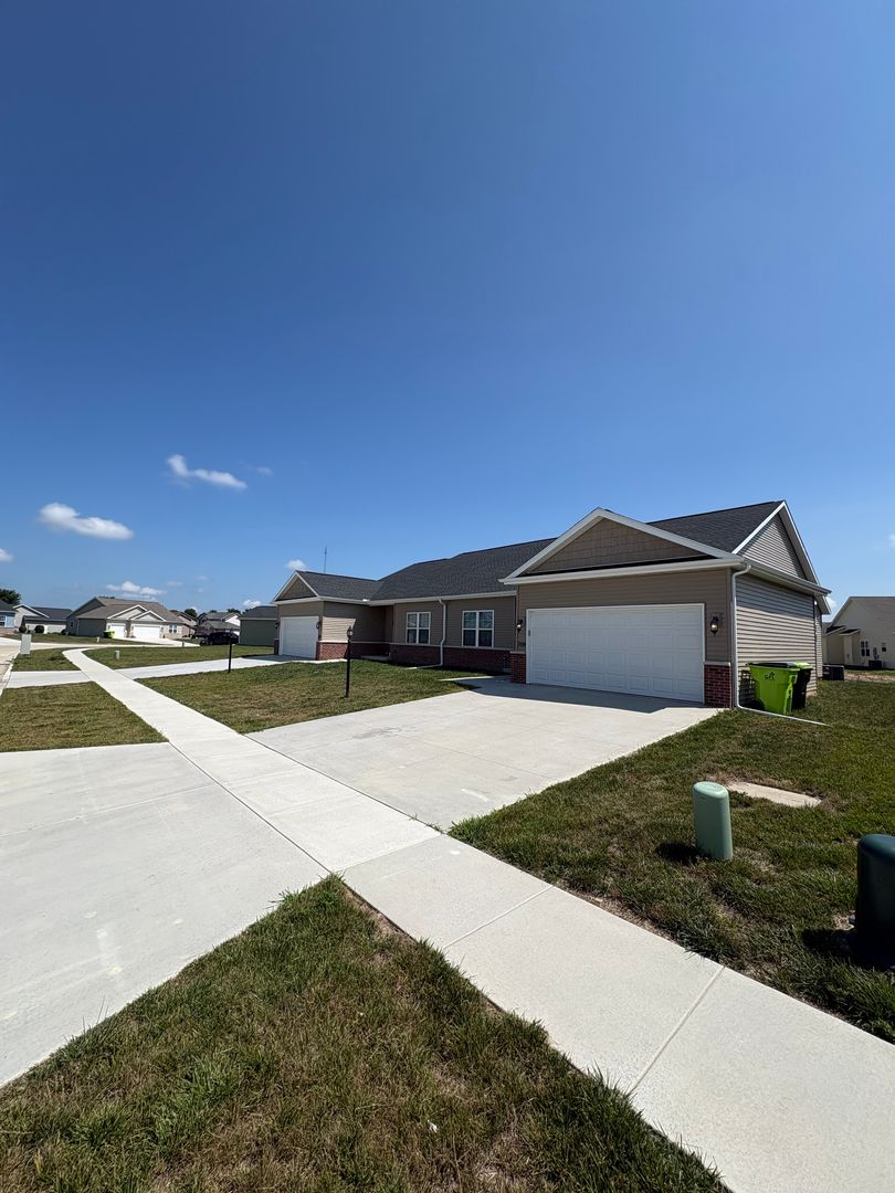 Washington House: 709 Stephanie Ct.