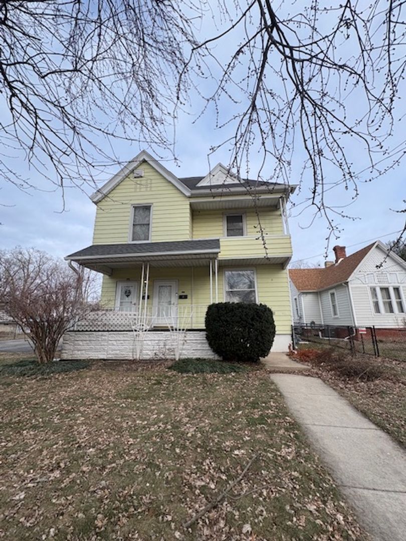 Peoria Apartment: 901 NE Glen Oak Ave