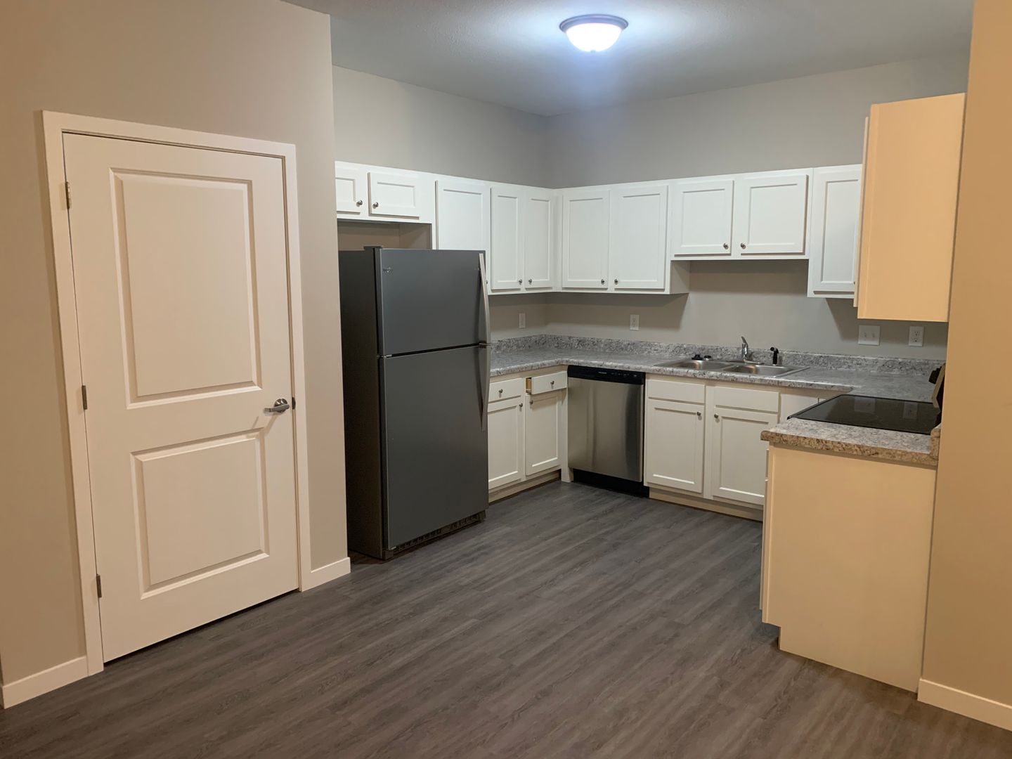 Washington Apartment: 100 Pheasant Run