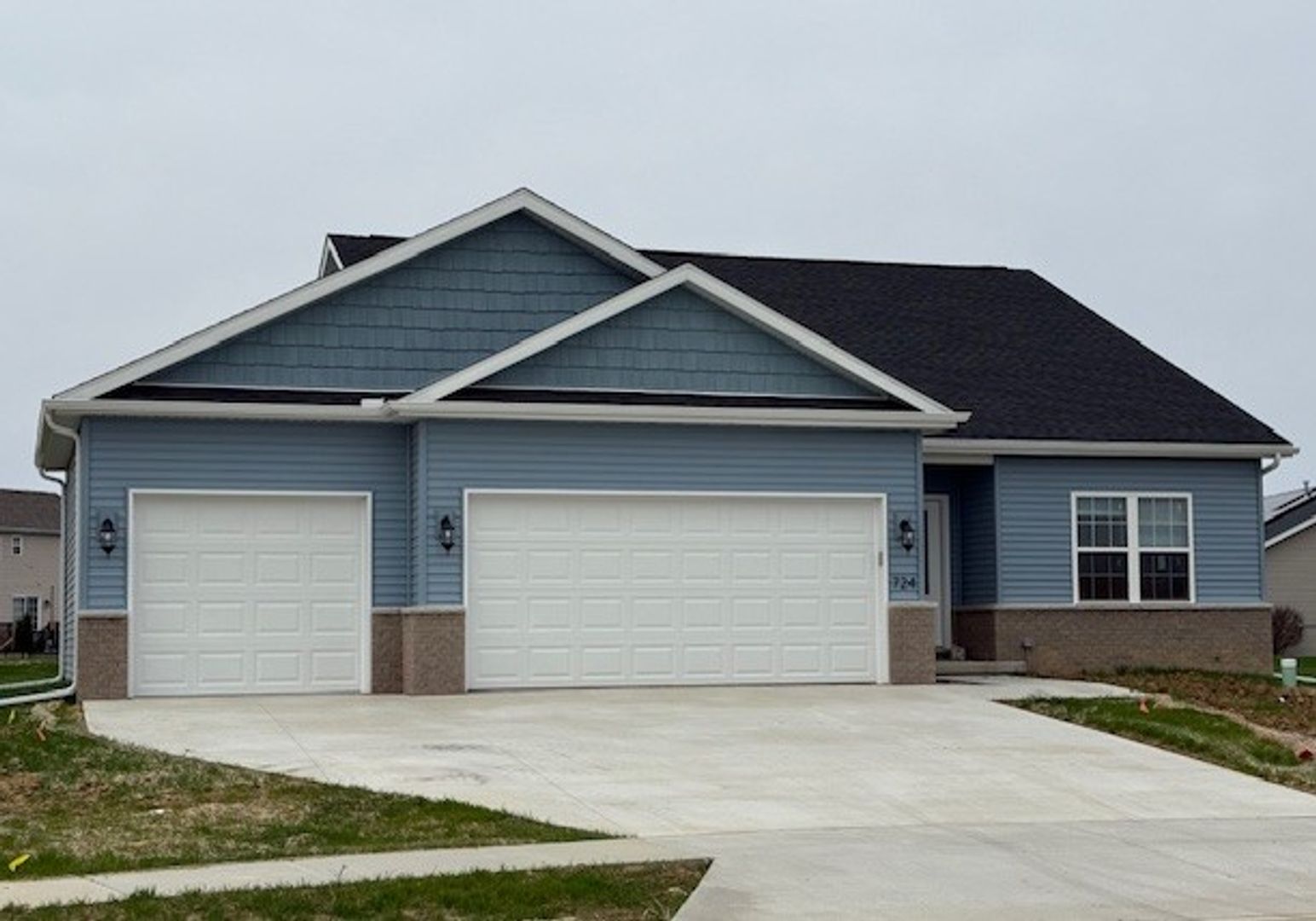 Washington House: 728 Stephanie Ct