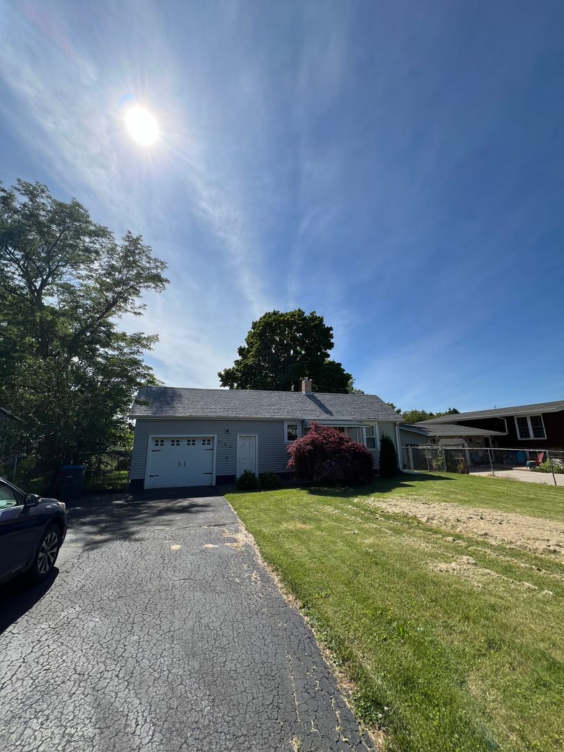 East Peoria House: 306 Victor St