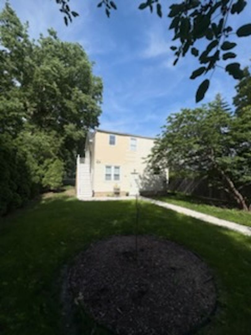 Dunlap Apartment: 504 N 4th St