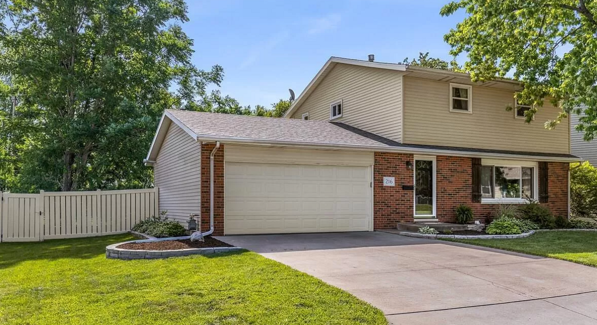 House in Morton, IL - 3 Bedroom/ 2.5 Baths