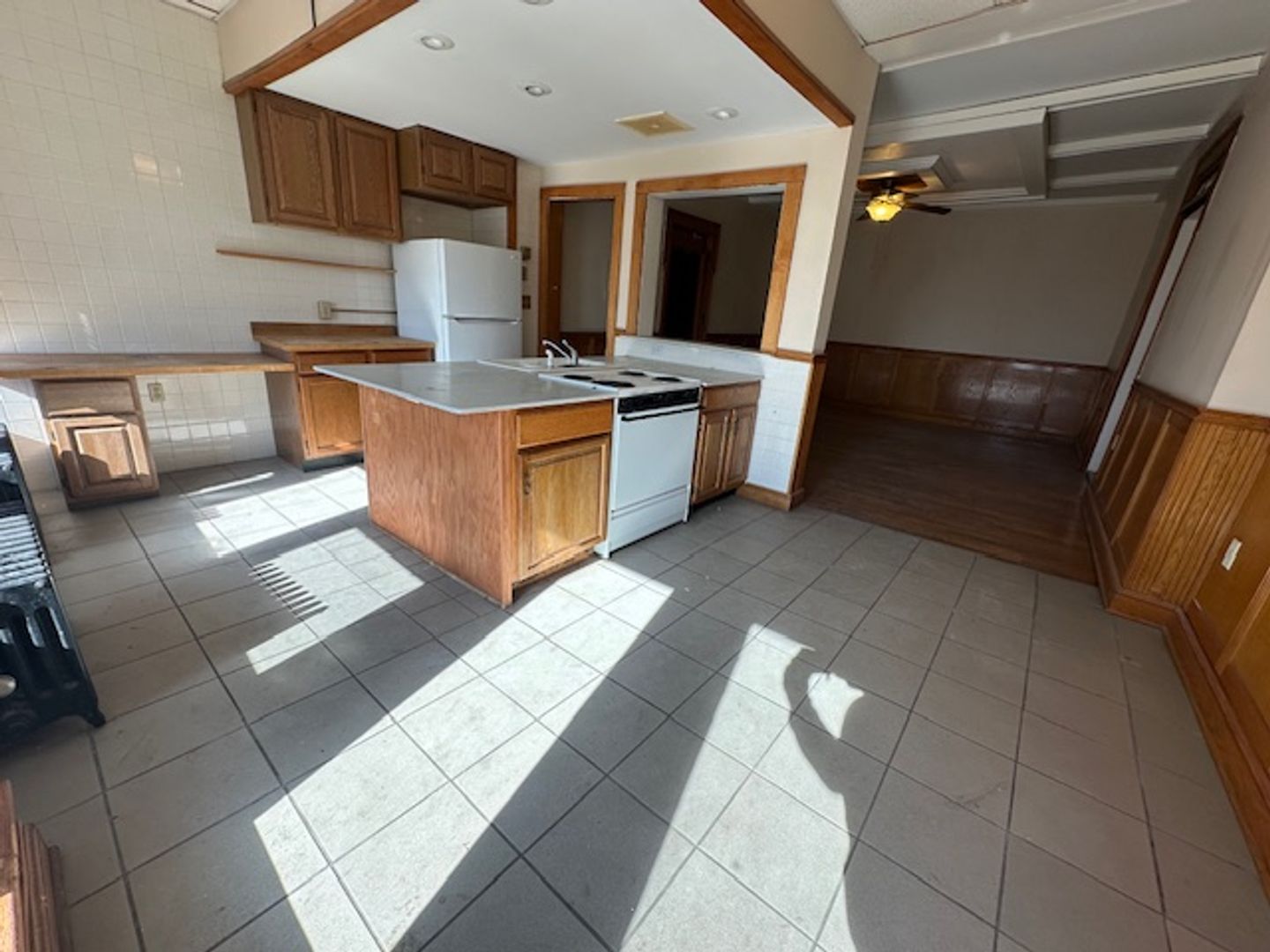 Peoria Apartment: 600 W High St