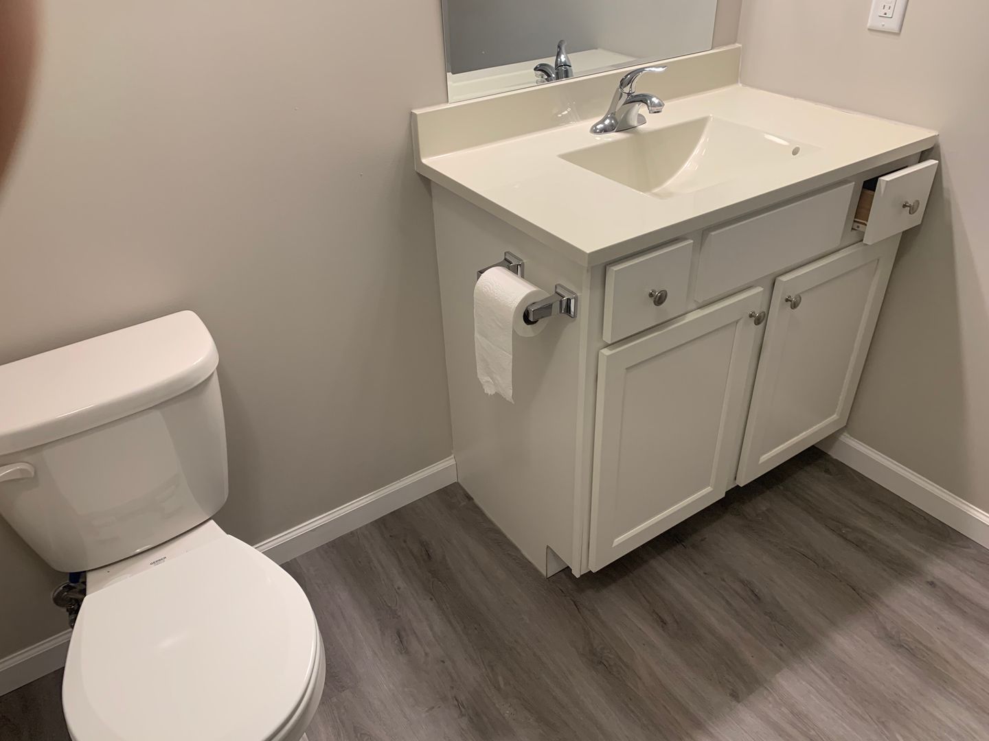 Washington Apartment: 100 Pheasant Run