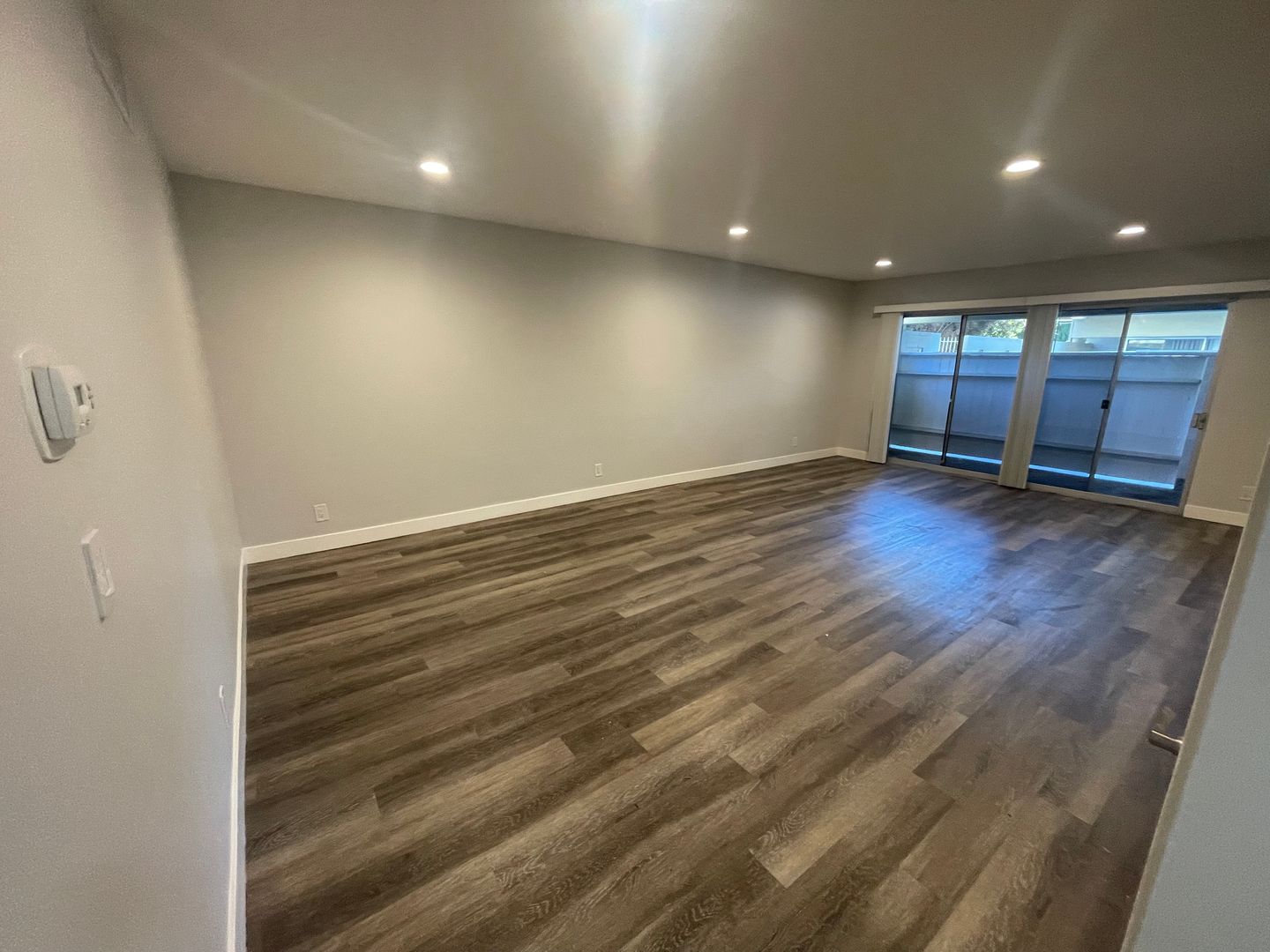 Beverly Hills Apartment: 350 N. Crescent Dr.