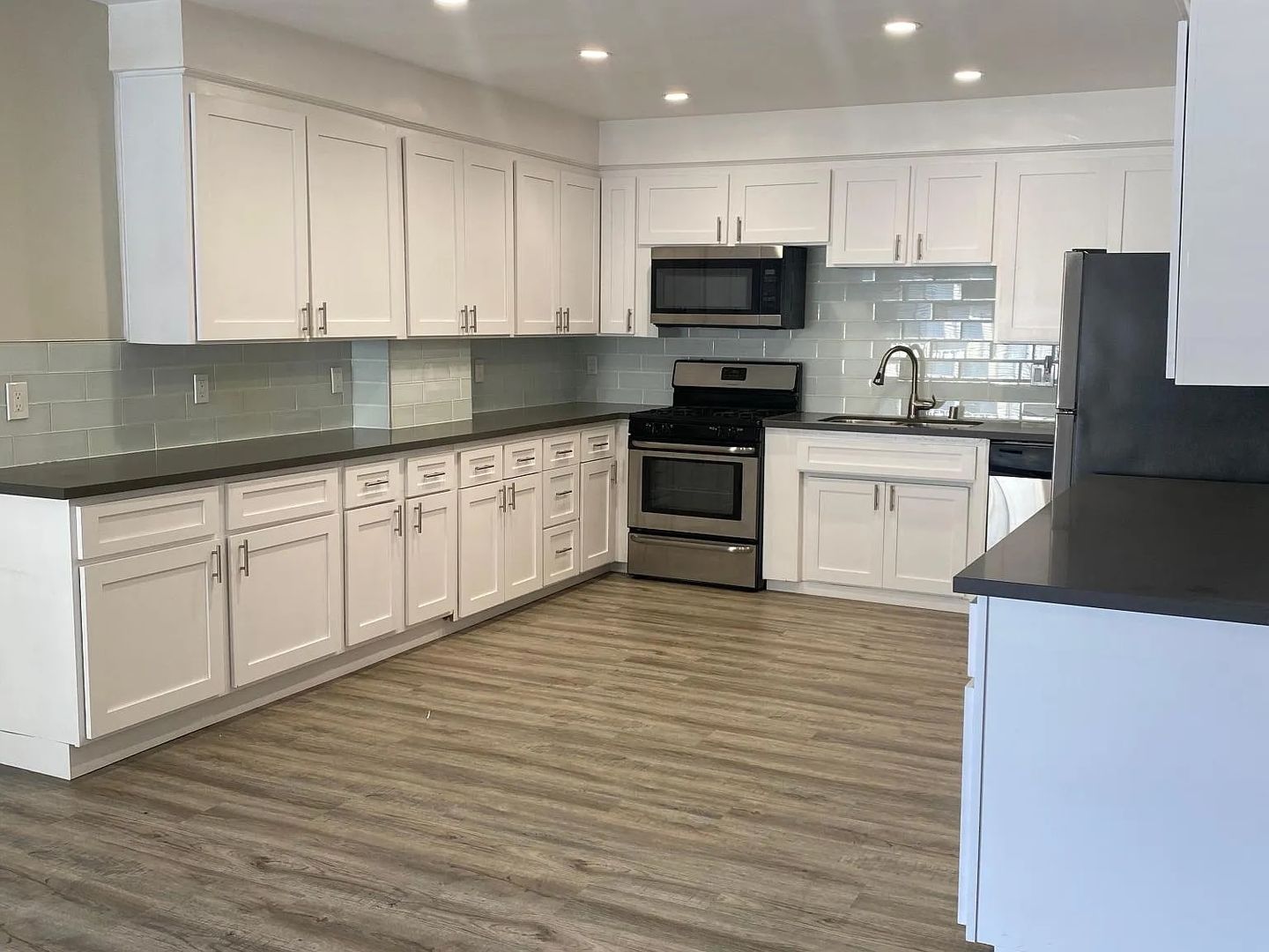 Beverly Hills Apartment: 350 N. Crescent Dr.