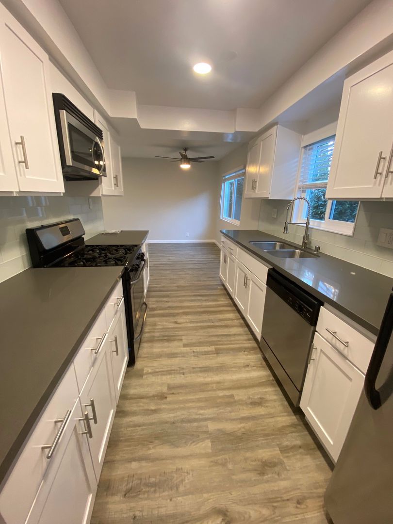 West Hollywood Apartment: 507-509 N Kings Road