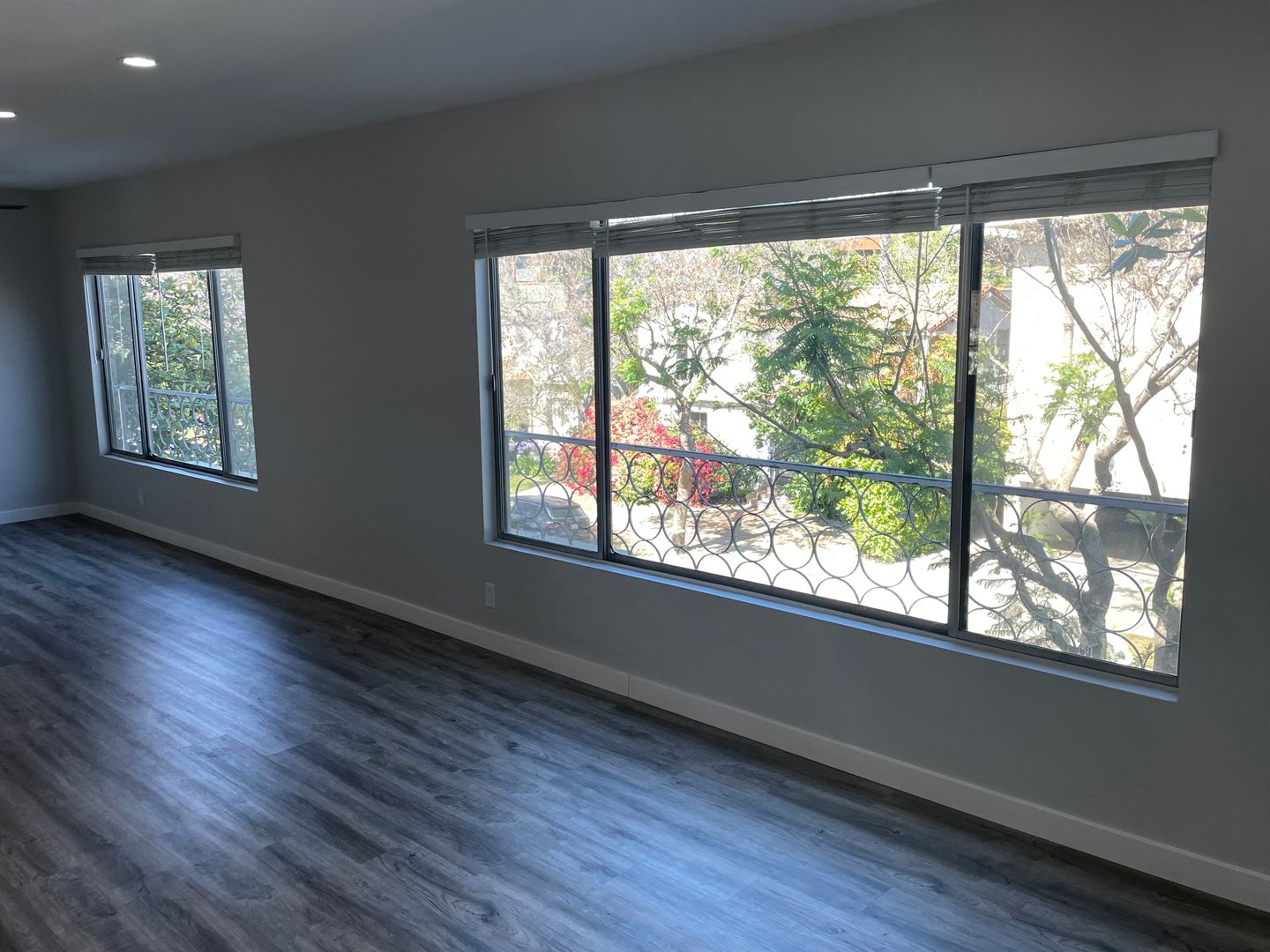 Beverly Hills Apartment: 231 N. La Peer Dr.