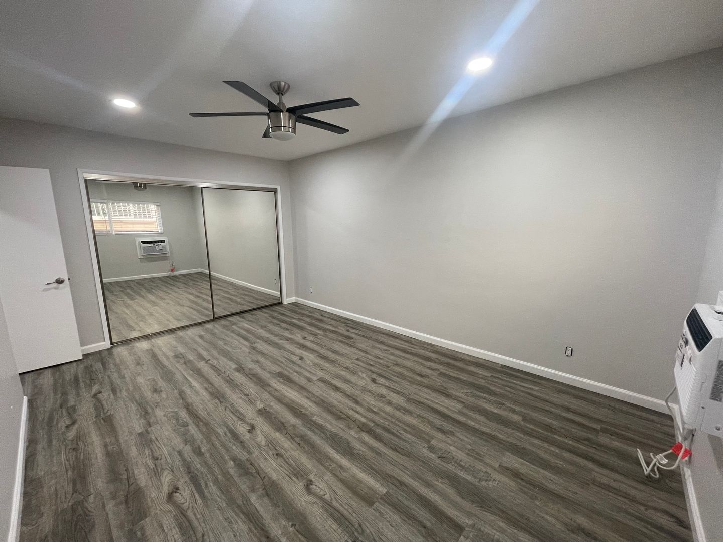 Los Angeles Apartment: 1020 S. Sherbourne Drive