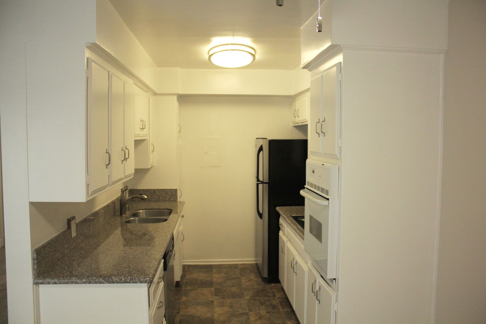 Beverly Hills Apartment: 330 N. Crescent Dr.
