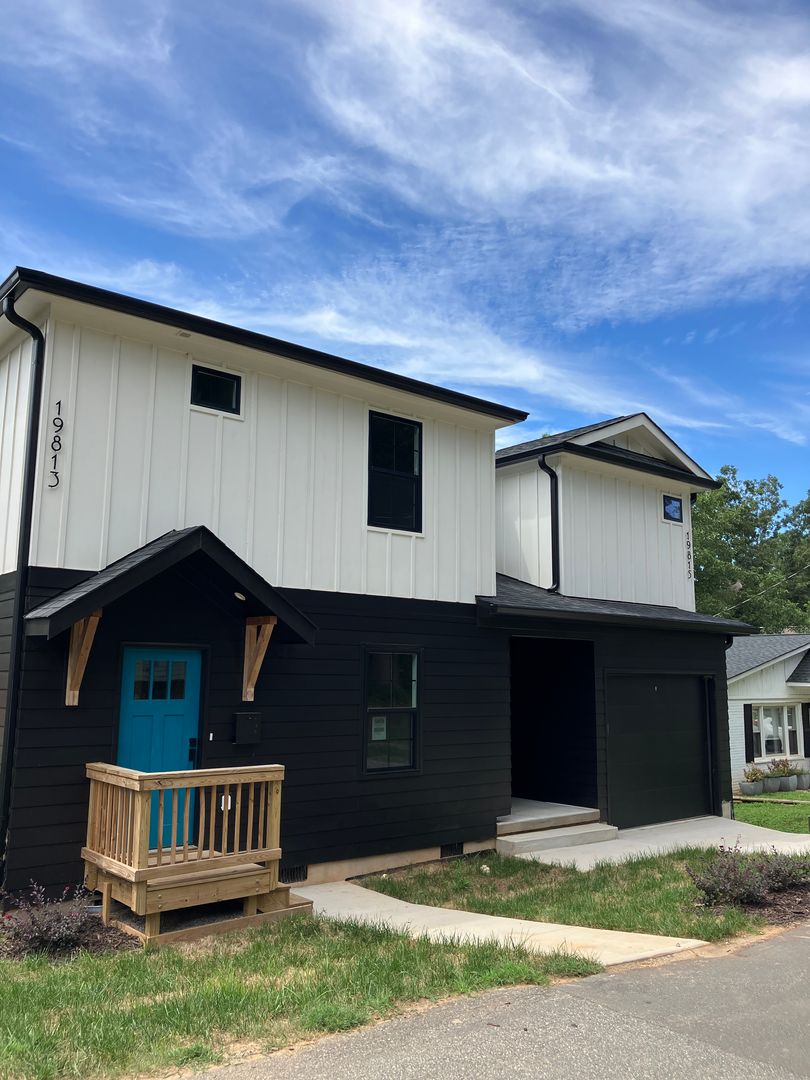 Cornelius Townhome: 19815 N Ferry St