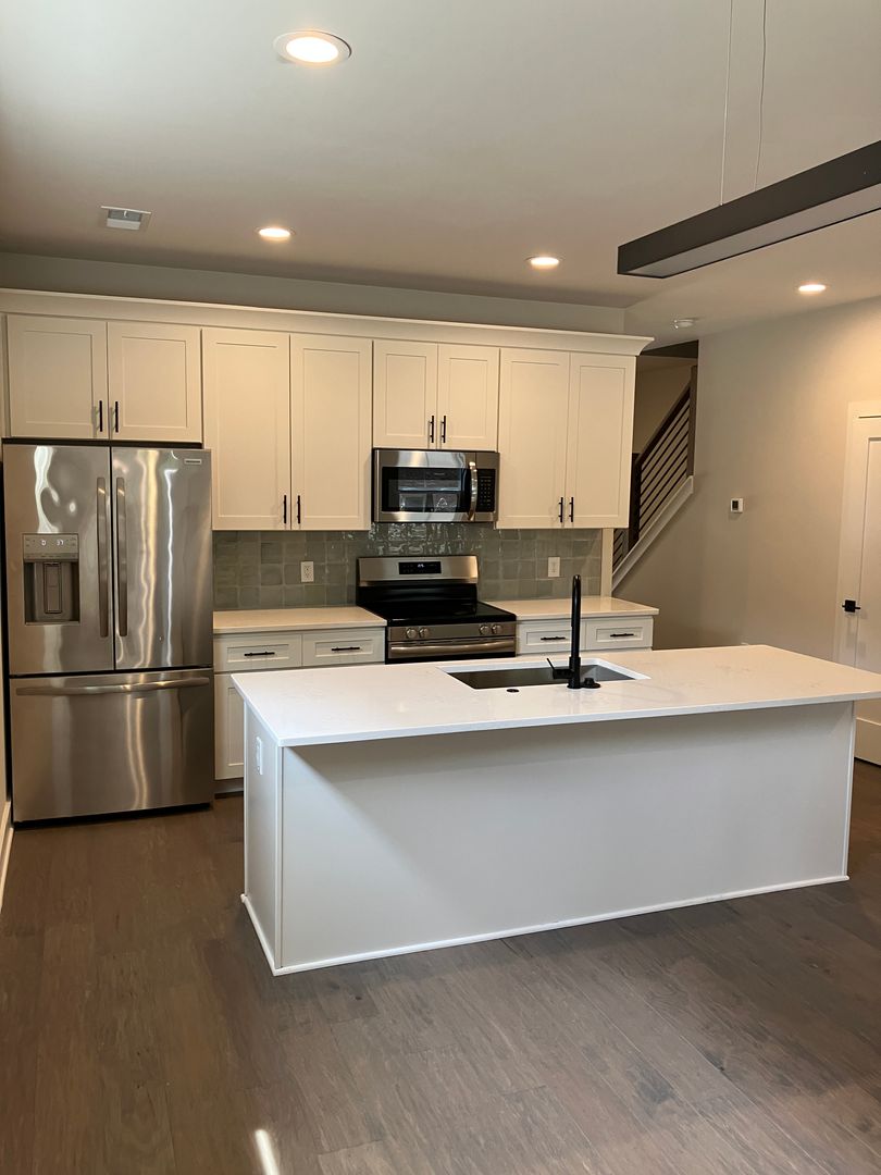 Cornelius Townhome: 19813 N Ferry St