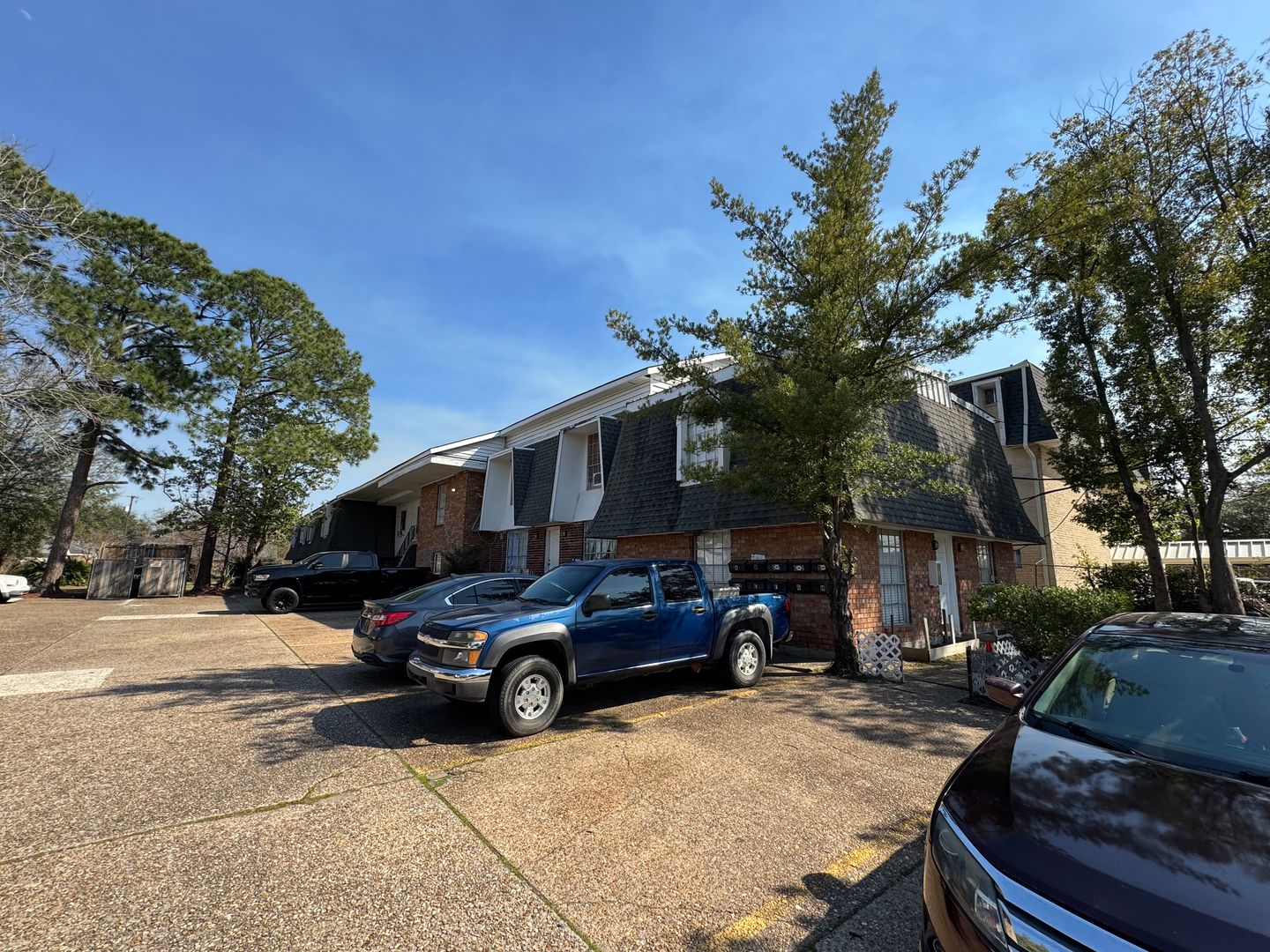 Metairie Apartment: 123 Athania Parkway