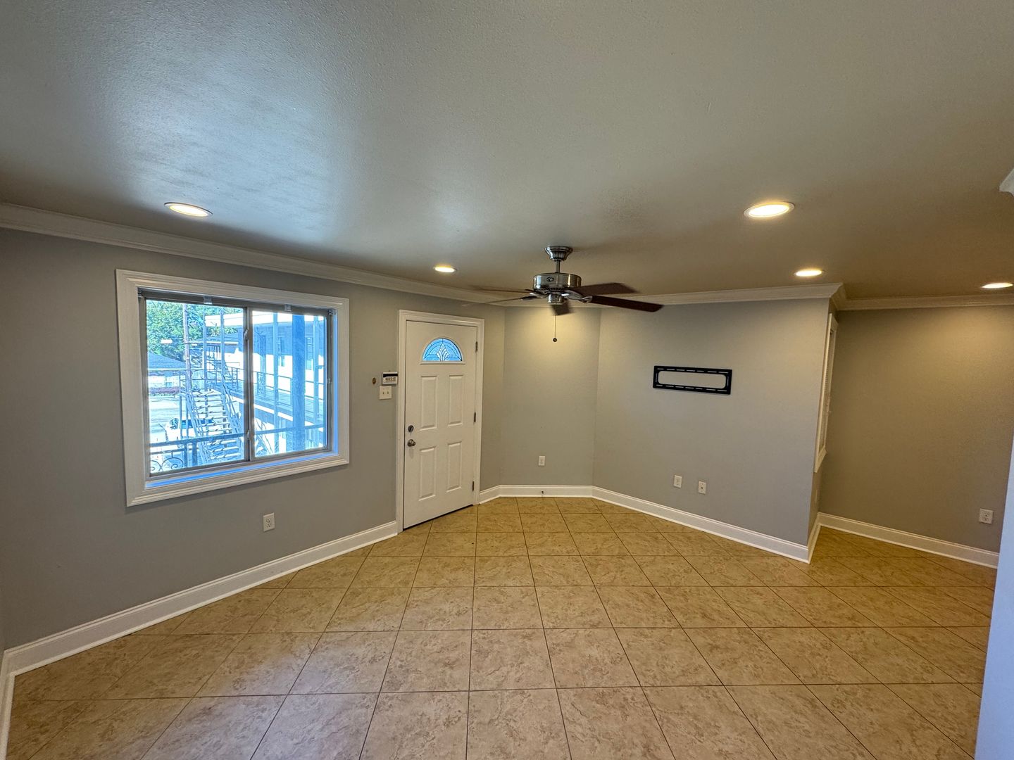 Metairie Apartment: 1331 Lake Avenue
