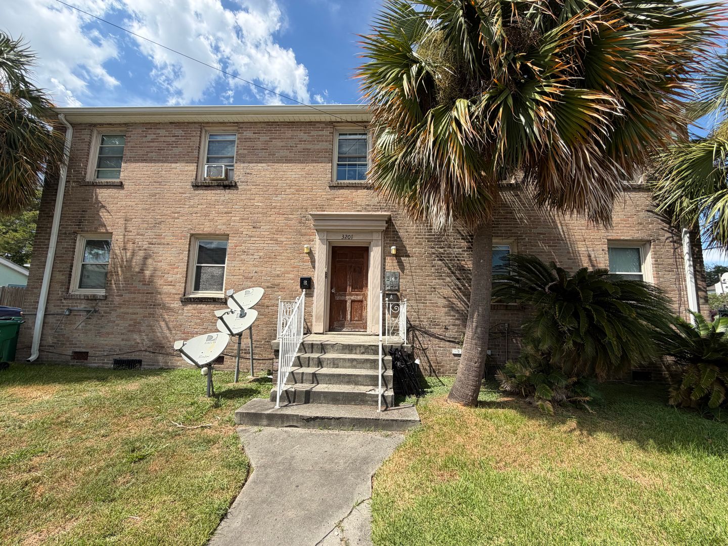 Metairie Apartment: 604 North Causeway Blvd