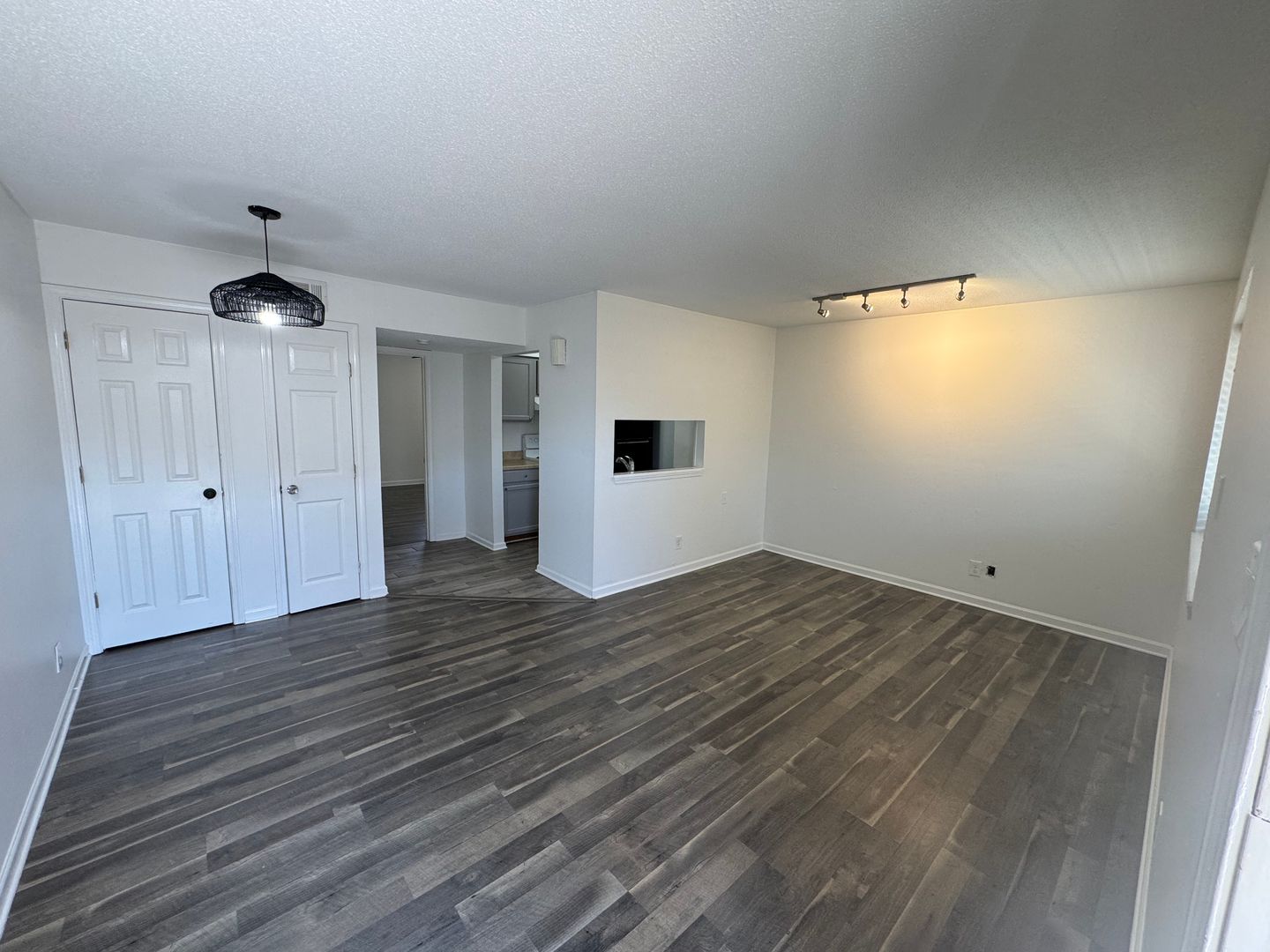 Metairie Apartment: 1512 Lake Avenue