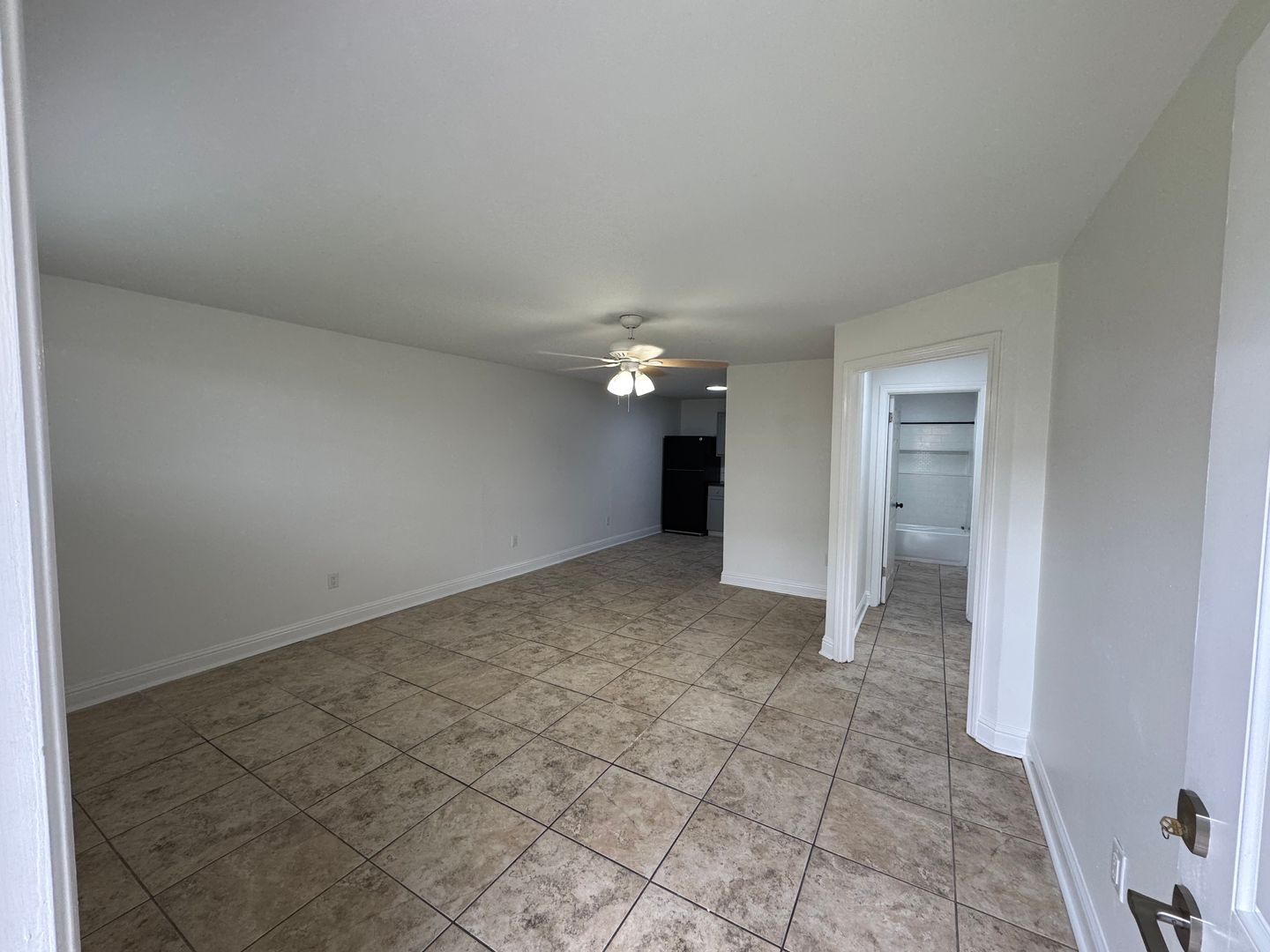 Metairie Apartment: 305 North Hullen Street