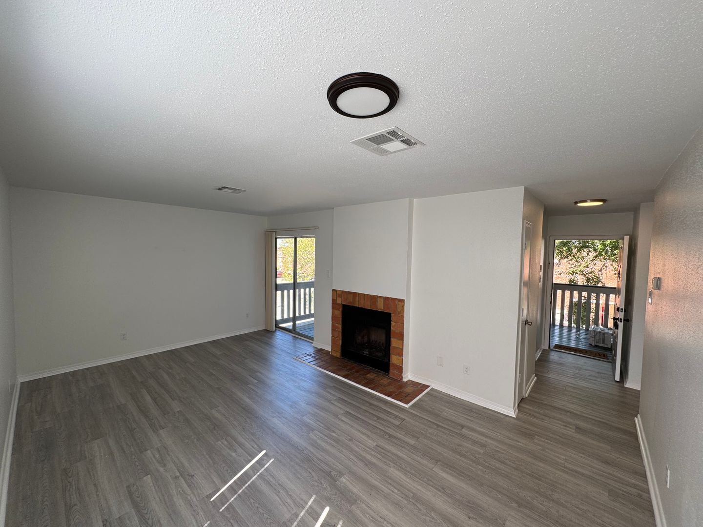 Metairie Apartment: 1357 Lake Avenue