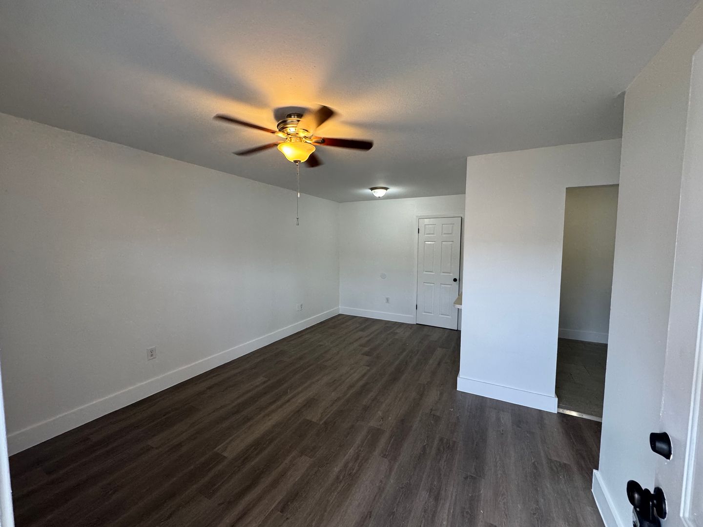 Metairie Apartment: 2121 Cleary Avenue