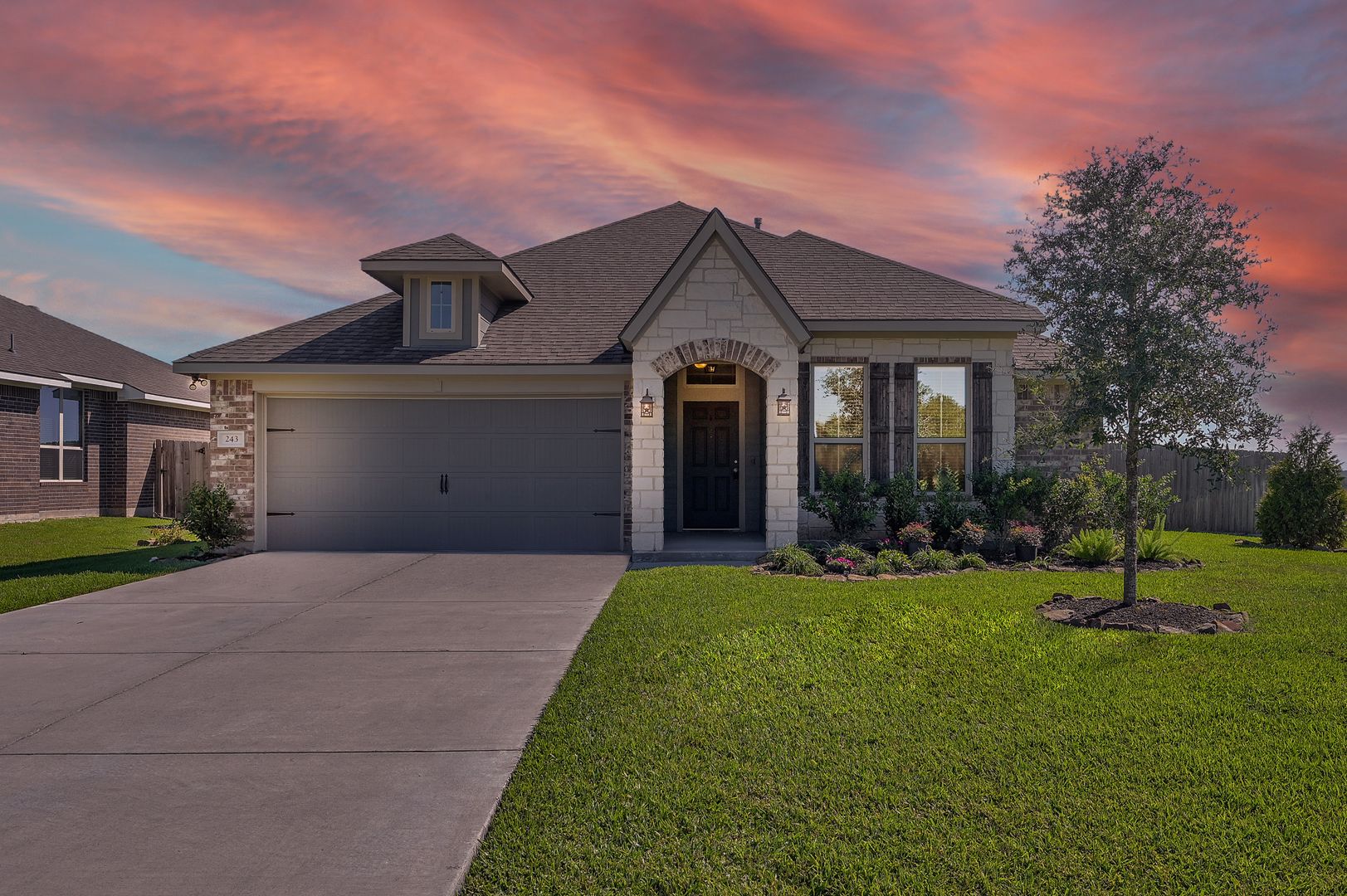 Montgomery House: 243 Racetrack Ln