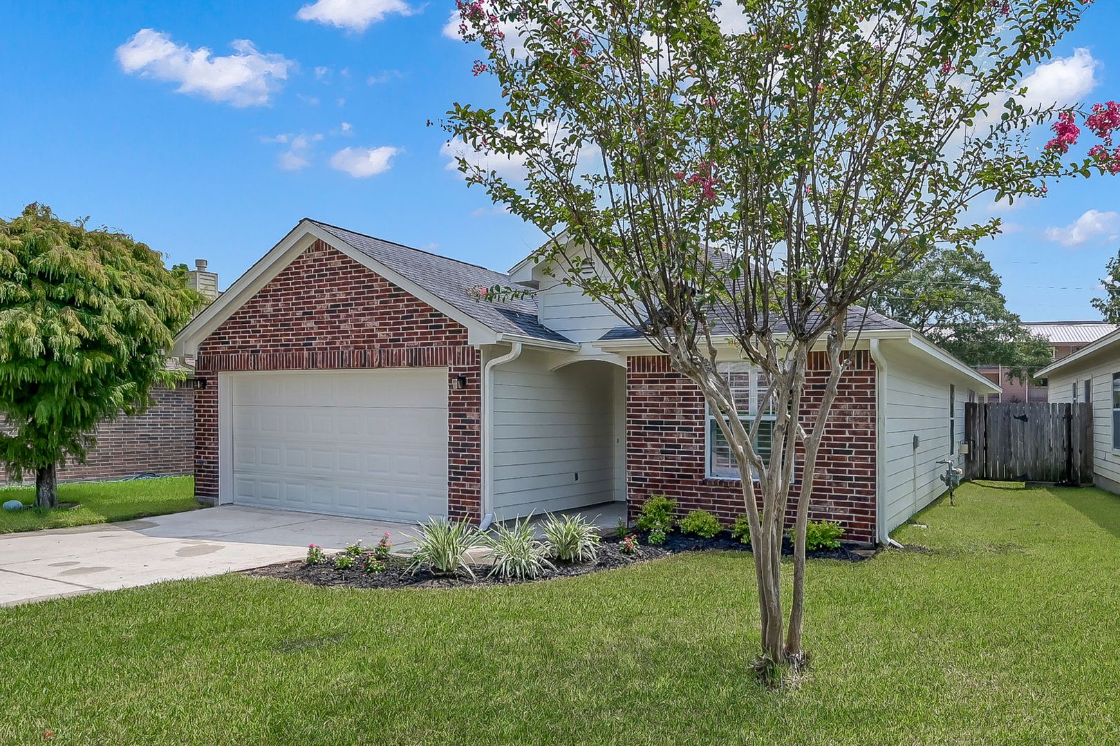 Montgomery House: 122 Snug Harbor