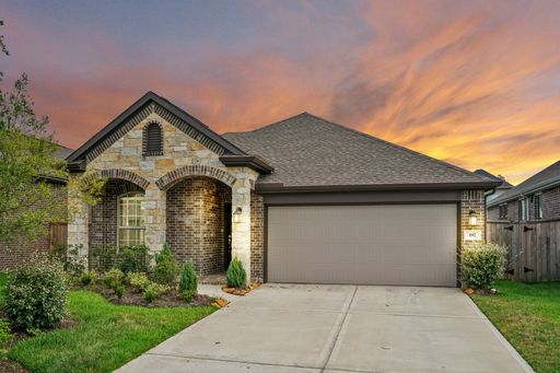 Beautiful home in Woodforest – photo 1
