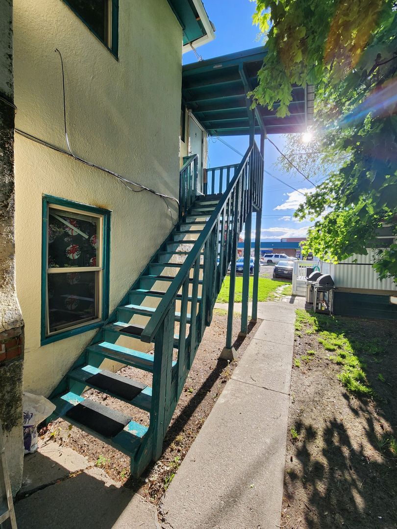 Polson Apartment: 403 1st ST W