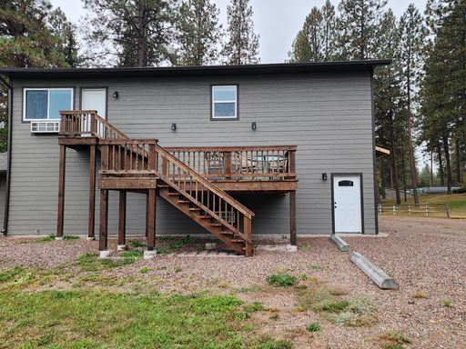Perfectly laid out 3bdr/2ba Upstairs Duplex in Mission Valley!