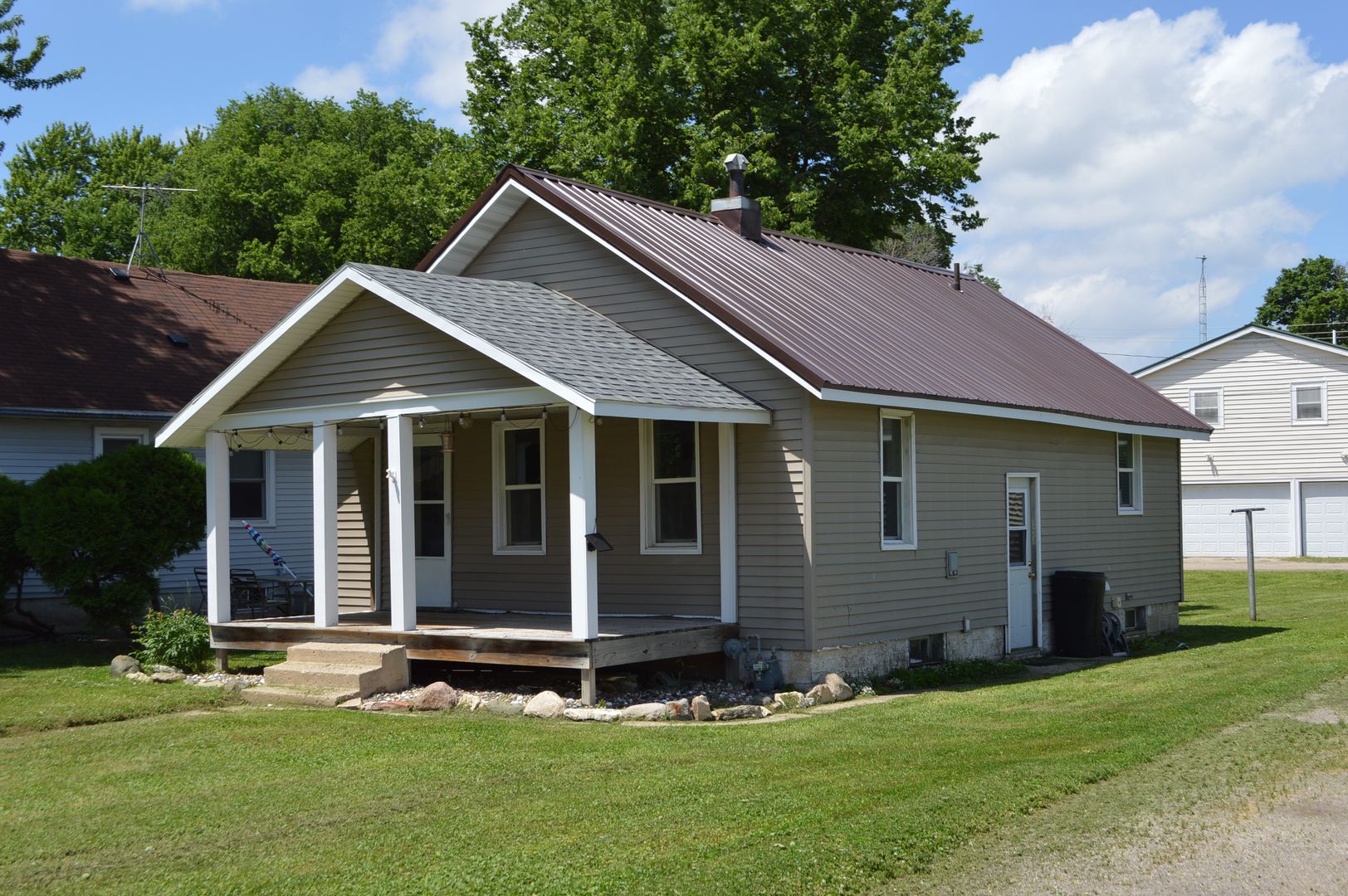 Clear Lake House: 2310 1st Ave. S.