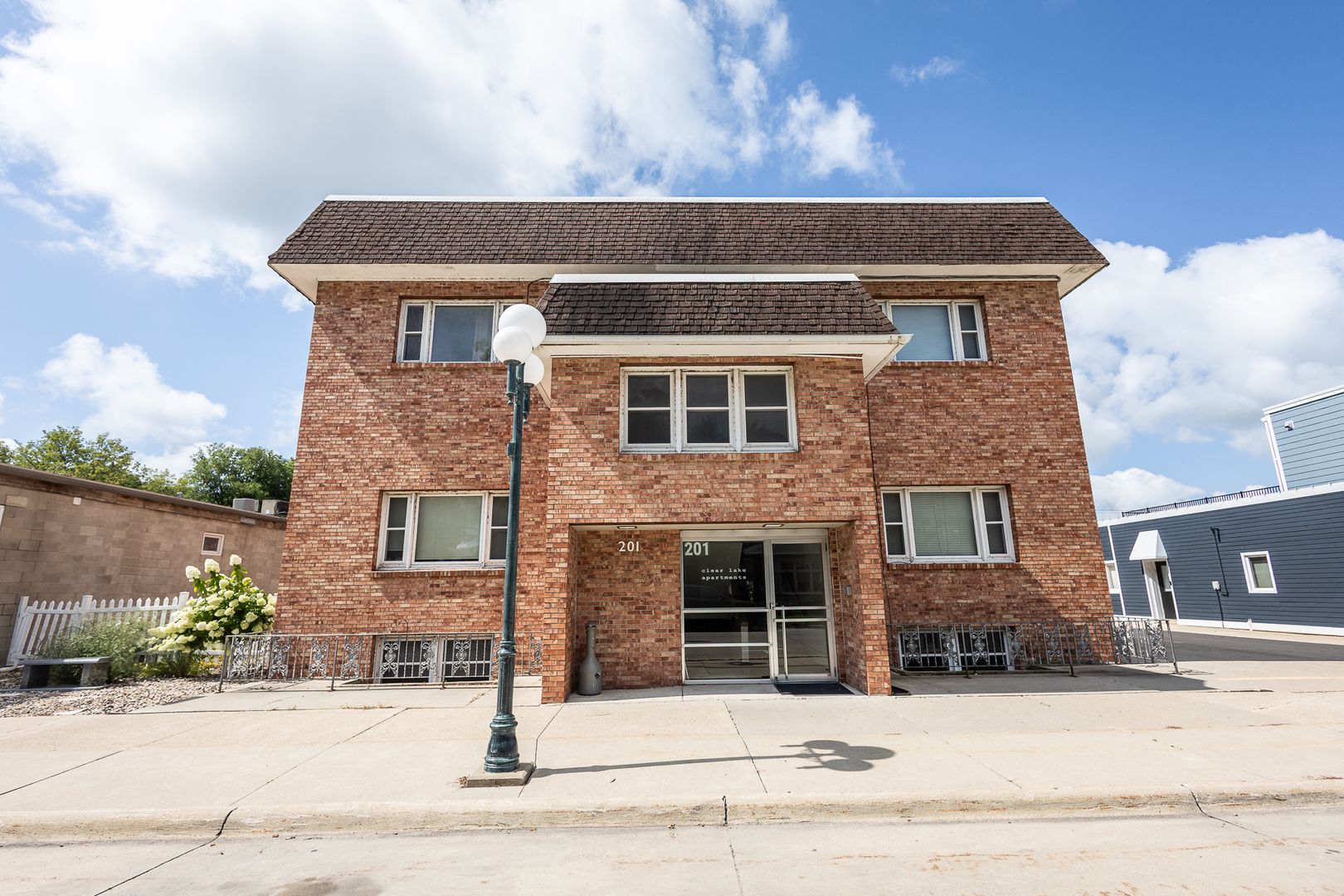 Clear Lake Apartment: 201 S. 4th St.