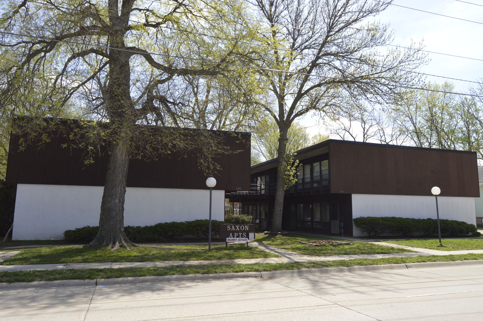 Saxon 104 Apartments