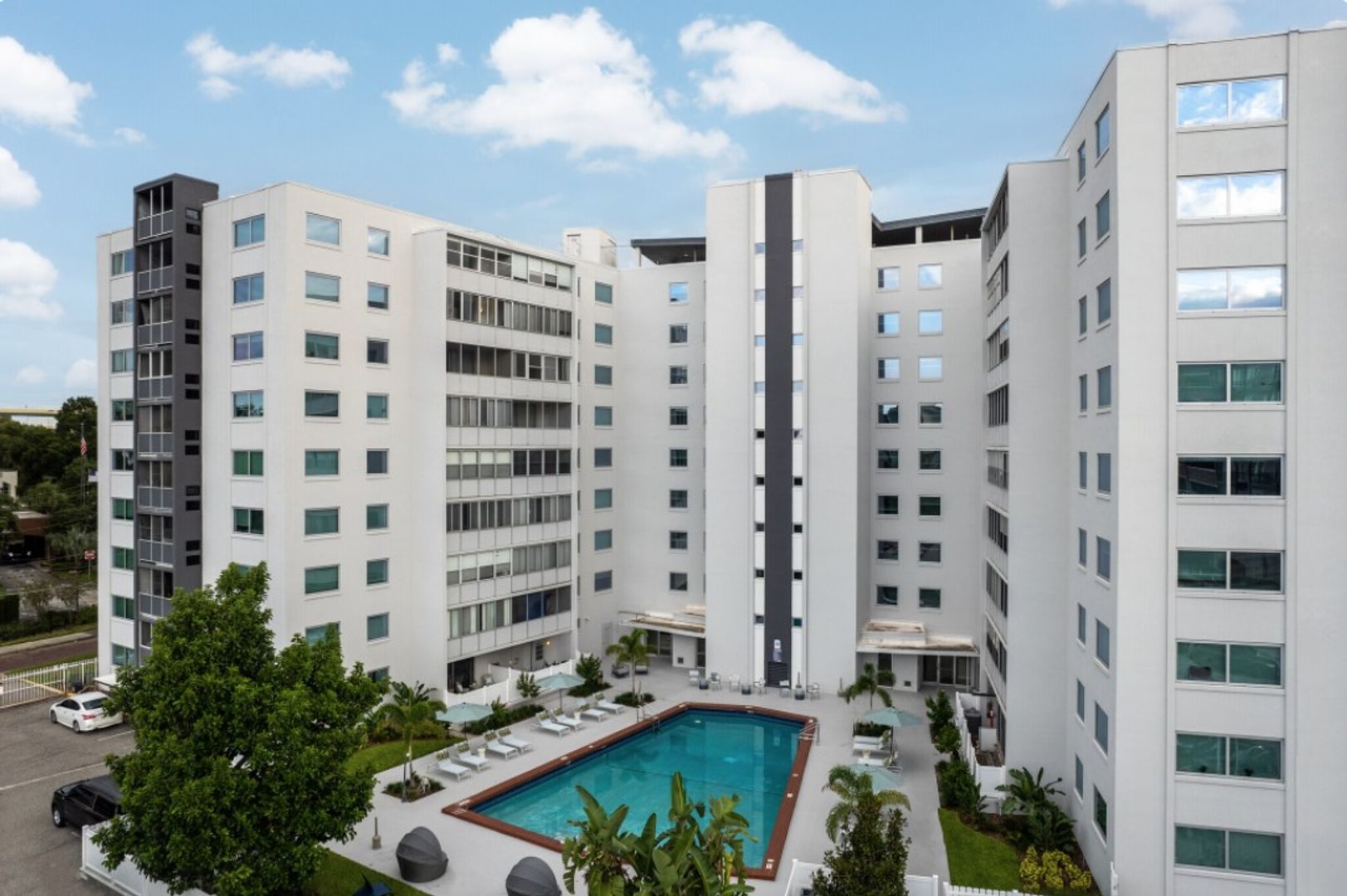 Orlando Apartment: 20 W Lucerne Circle