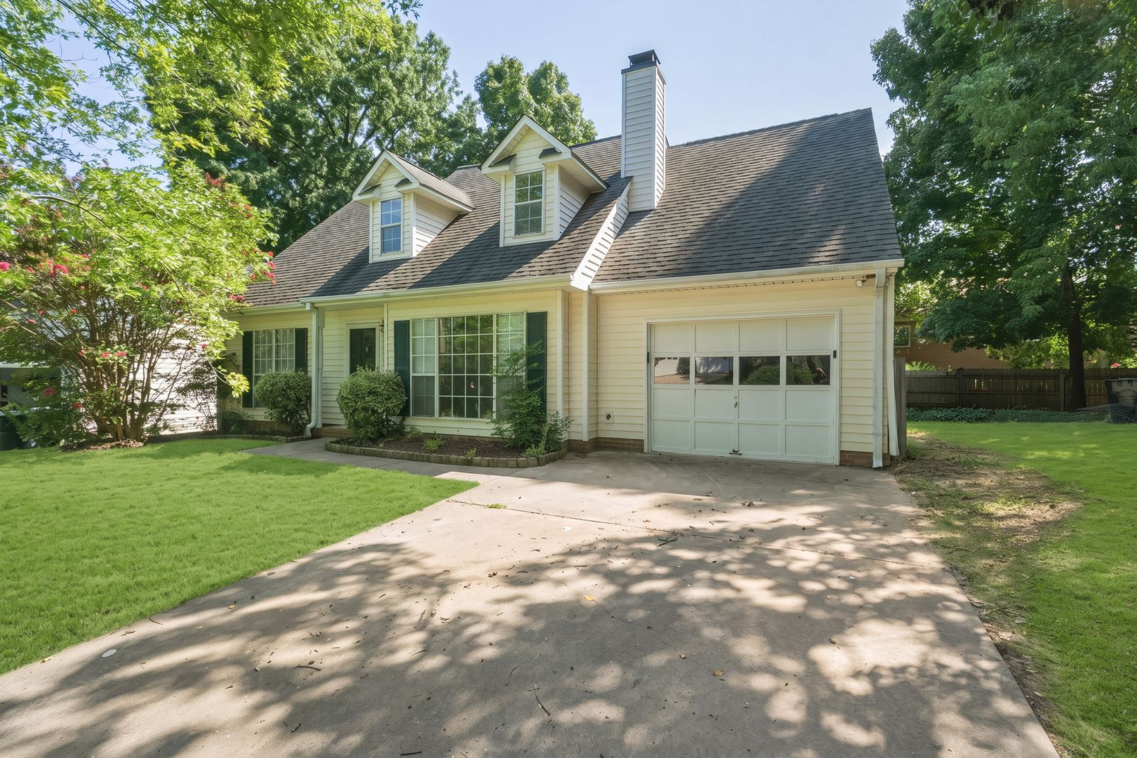 Concord House: 3378 Chadbury Dr NW