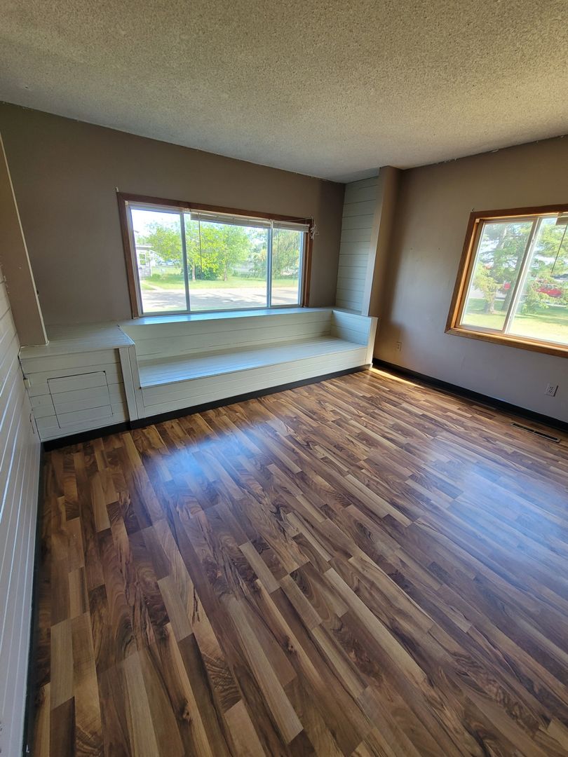 Bemidji Apartment: 723 Lincoln Avenue Southeast