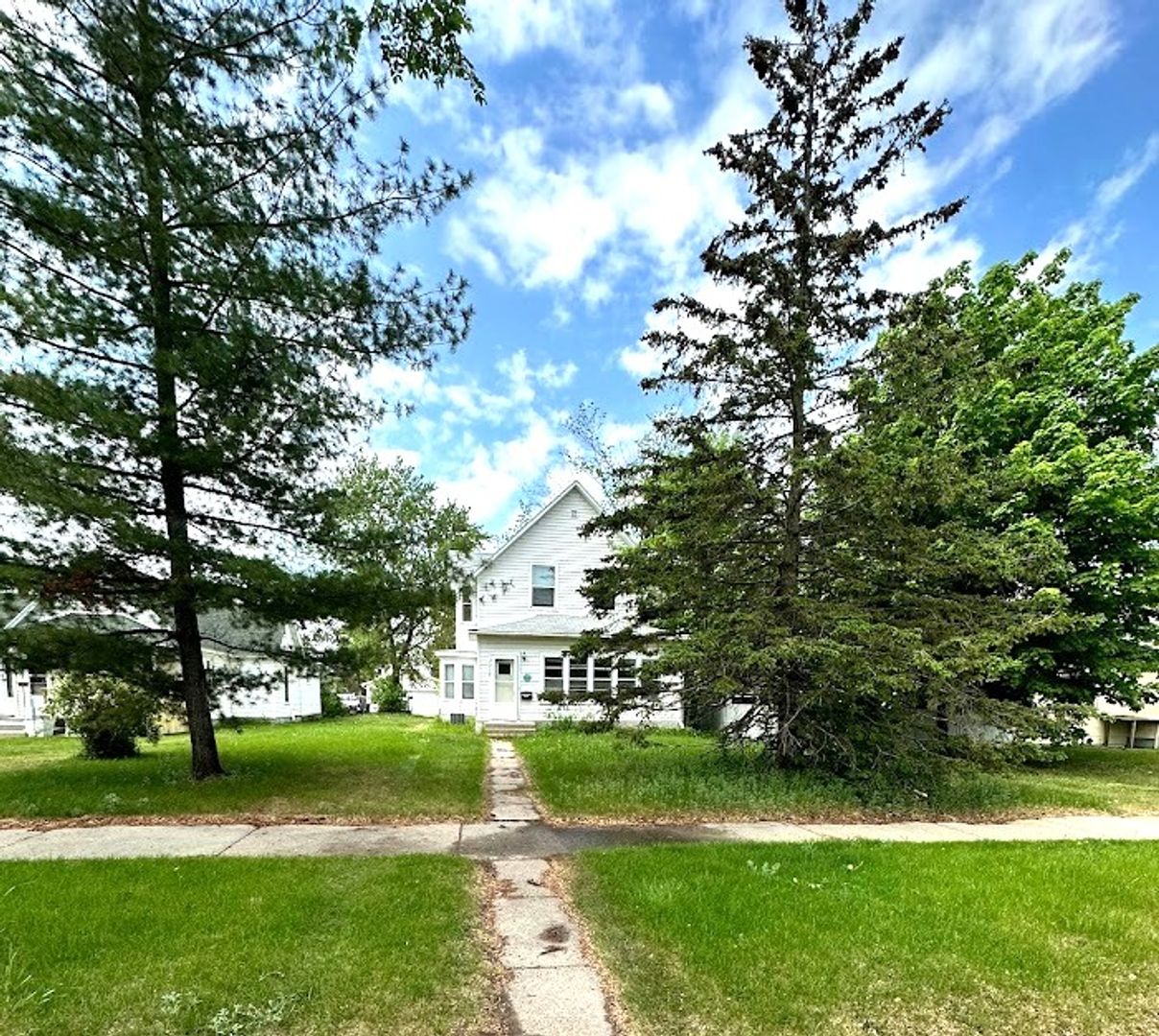 Bemidji House: 1317 Beltrami Avenue Northwest
