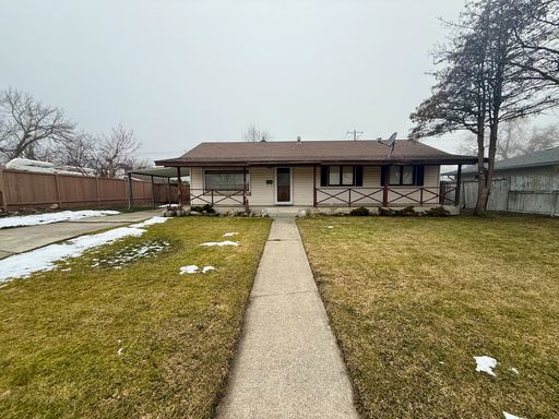 Ideally Located 3 Bed Home in North Spokane w/ Large Fully-Fenced Yard! – photo 1