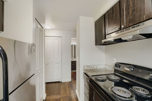 Beautiful 2bed/1bath Apartment Near Bitter Lake! – photo 1