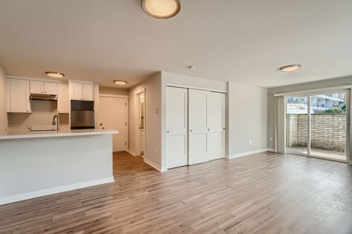 Ground-Floor Studio with Private Patio Steps from Alki Beach! – photo 1