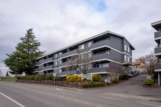 Bright & Roomy 1bed/1bath + Den – Corner Unit in Renton! – photo 1