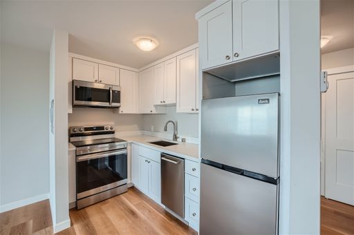 Updated 1bed/1bath Apartment with Waterfront Views on Alki Beach! – photo 1