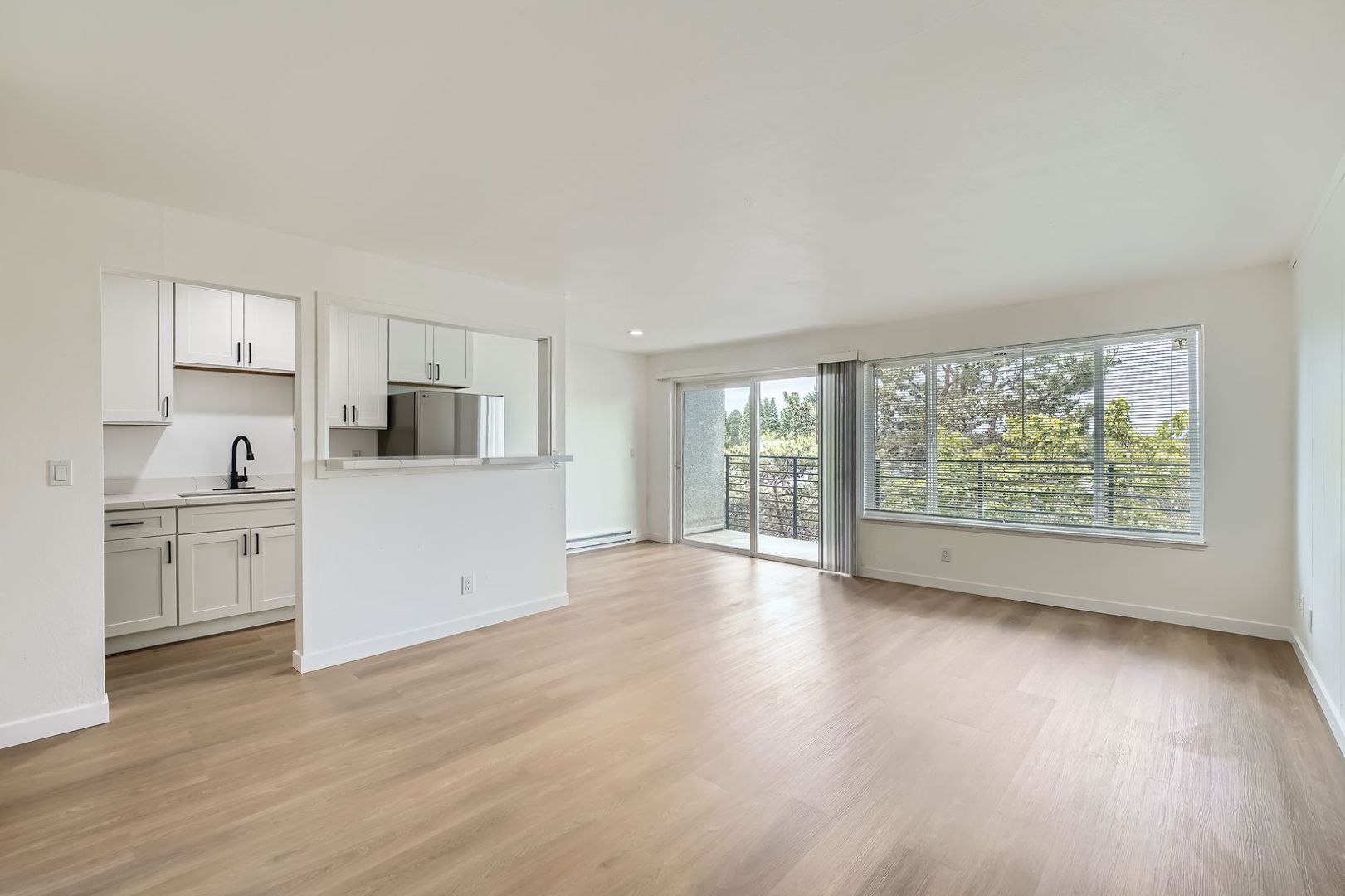 Seattle Apartment: 9020 20th Ave SW