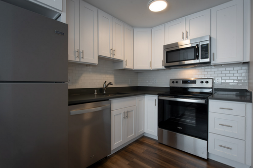 Updated 2bed/1bath End Townhome Unit in Lake Hills! – photo 1