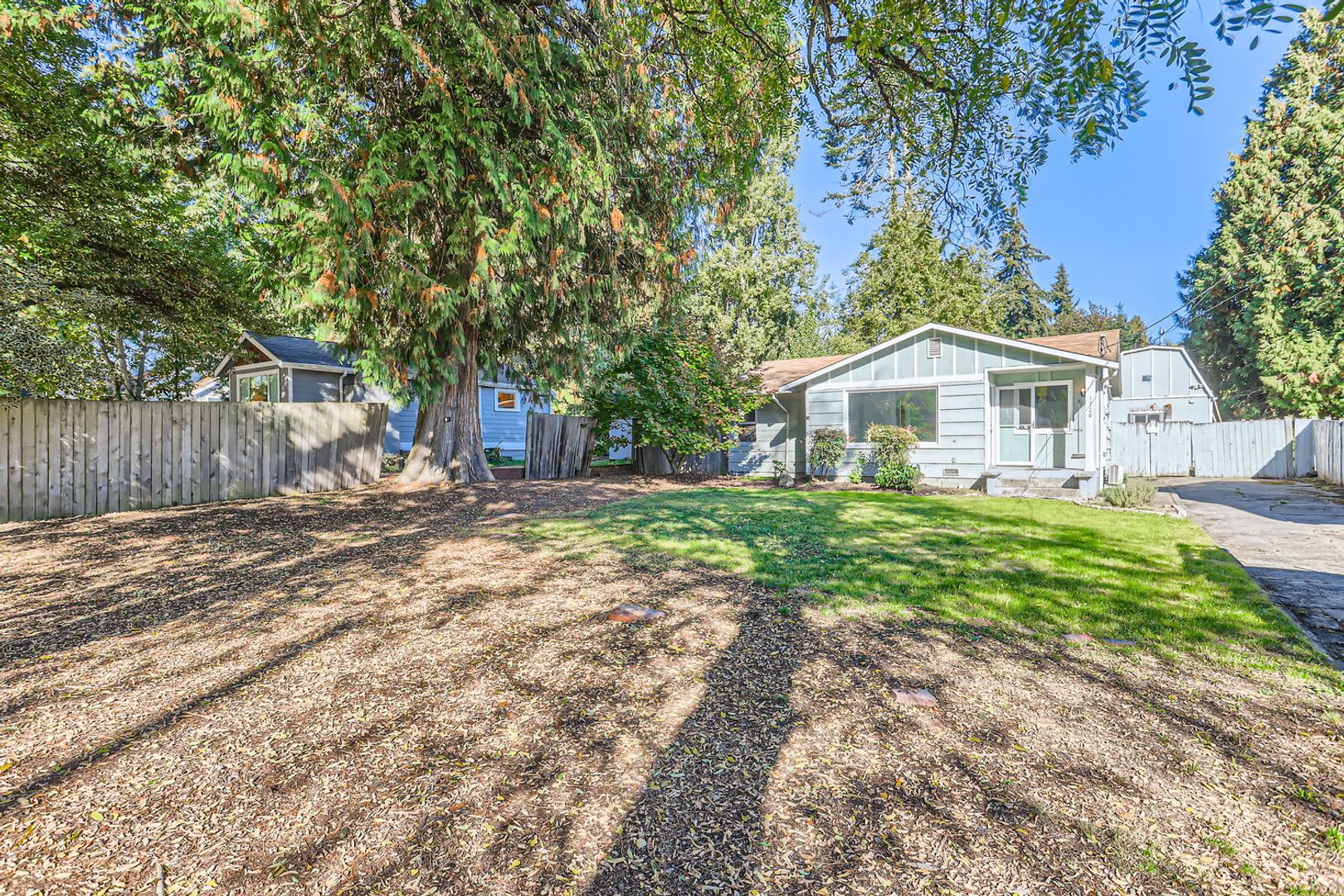 Shoreline House: 1726 NE 146th St