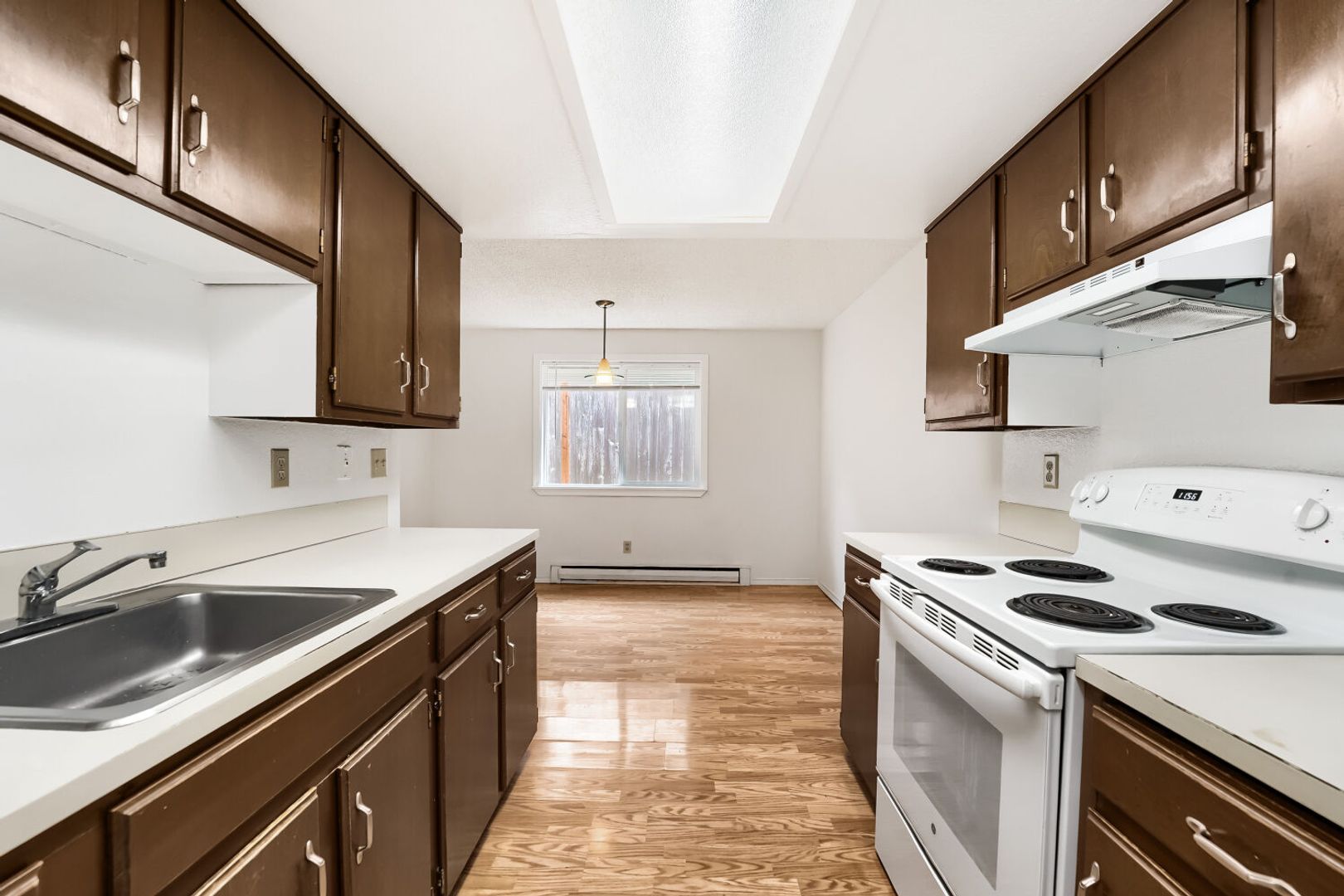 Bellevue Apartment: 14505 NE 6th Pl