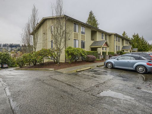 Updated 2 Bed Kirkland Condo at the Ideal Location! – photo 1